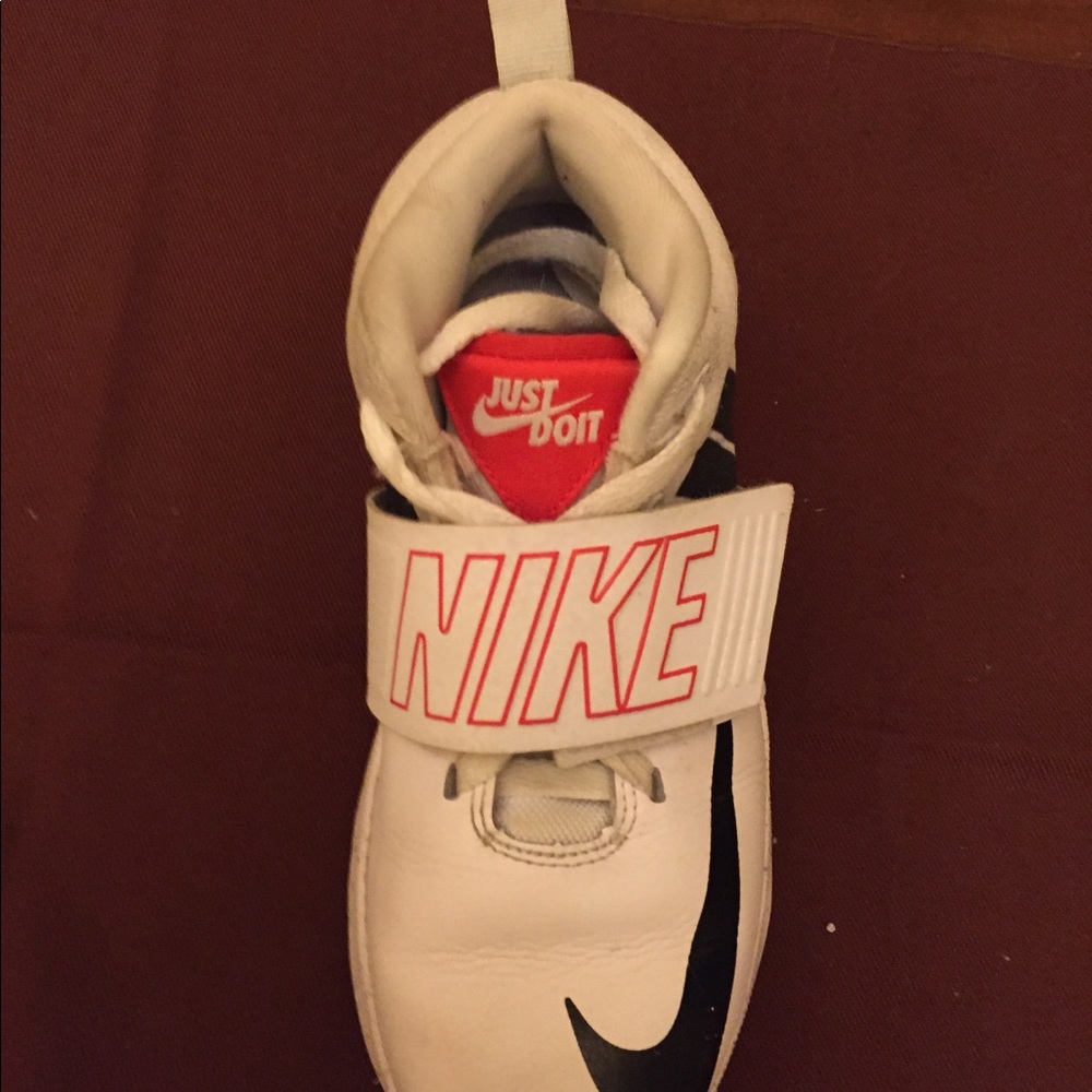 Nike footwear - Picture 3 of 4